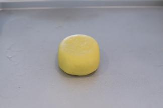 整形好的仙豆糕形状。