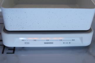 启动多功能锅，中火。