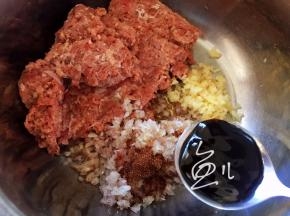 放入蚝油