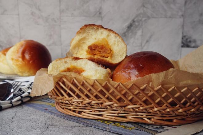 肉松咸蛋黄面包