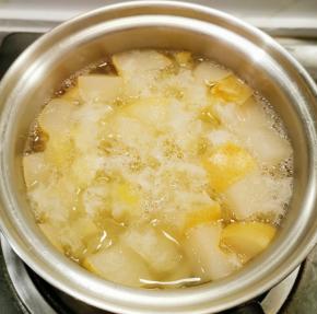 继续小火慢慢煮