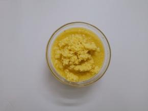 打成姜蓉但有一颗颗粒状，个人比较喜欢有颗粒感。如果不喜欢有颗粒感，可以用破壁机搅拌成泥也可以