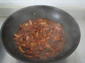 9 烧制片刻后熄火出锅