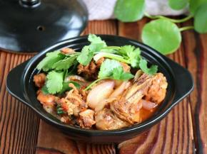 10 盛出后加入香菜即可享用