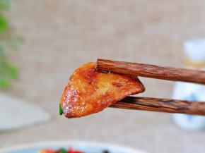 金蒜子，真的超好吃，没有大蒜味儿呦～这个季节大蒜也是非常好的食材。