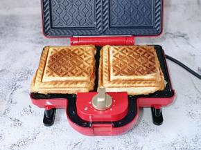 我这个3分钟，有一点火大，但是我个人觉得更好吃，外脆内软，内馅丰富。