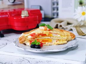 这个是第三个哈，切开，爆浆啦～