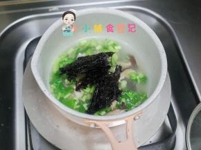 水煮开后加入紫菜