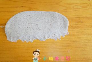 将面团横过来，下面弄薄，接口就没有那么明显