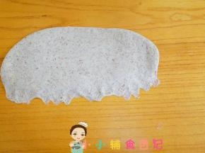 将面团横过来，下面弄薄，接口就没有那么明显