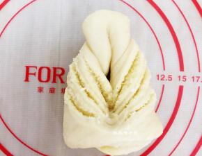 翻面之后稍稍整一下形即可