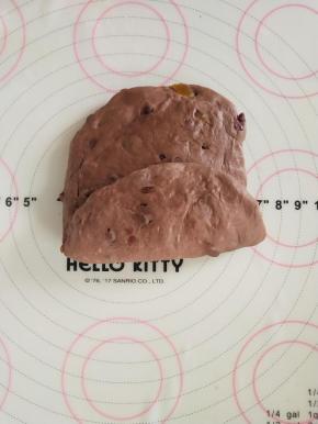 7、上下1/3处向内折叠。