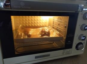 14、放在柏翠5400烤箱中进行二发。