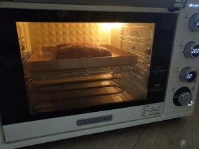 17、烤箱中层，200度，烘烤20分钟，中途可以盖锡纸，