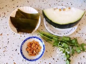 准备食材，海带提前泡发