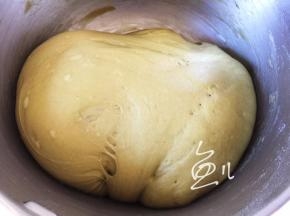 面团发酵至两倍大