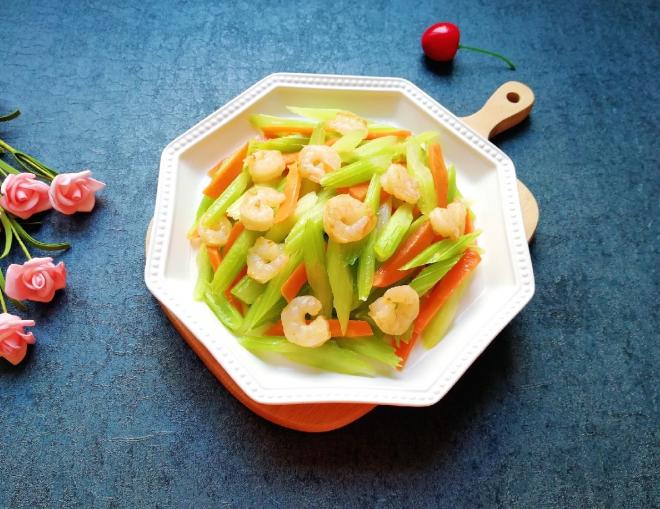 虾仁胡萝卜炒芹菜