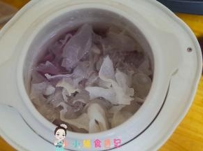 炖锅按下煮粥键，炖两个小时左右，如果是高压锅或者电饭锅可以减少时间
