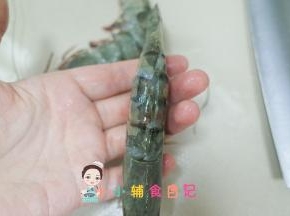 虾开背去虾线备用