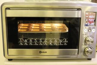 烤箱预热上火160度，下火150度，中层，时间28分钟。