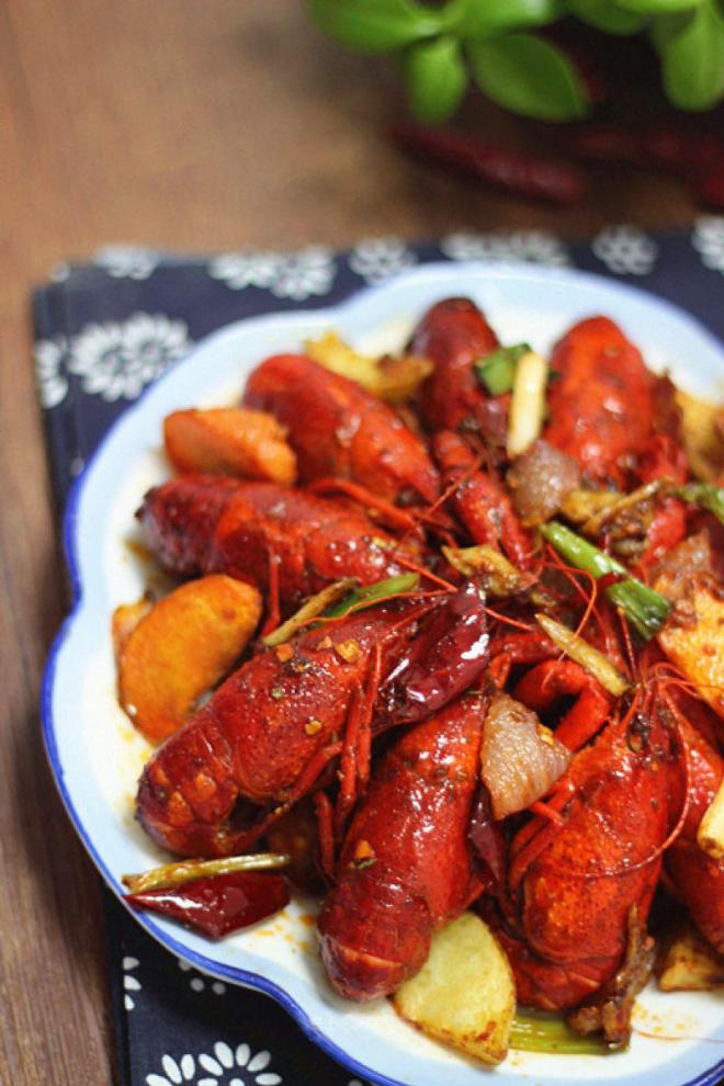 酱香麻辣香锅小龙虾