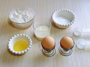 准备食材并称重。