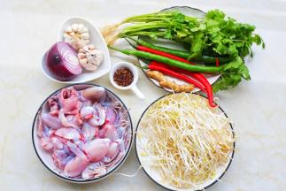 准备好所有食材。