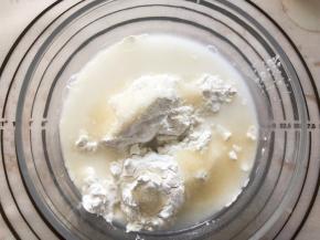 糯米粉和温水糖混合