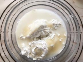 糯米粉和温水糖混合