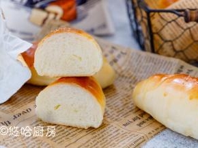 烘烤后的面包放凉后切开看看，效果不错。