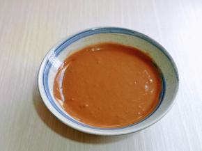 做好的蛋黄可可糊，放旁边备用。