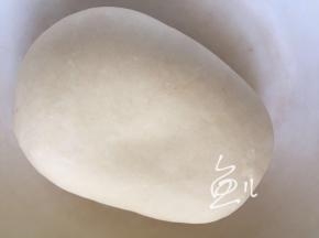 揉成面团，醒面1小时