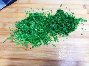 韭菜切碎