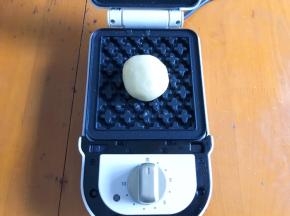 放入紫薯面团