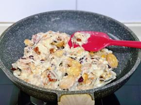 快速翻炒均匀，立即关火。