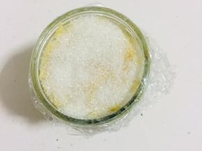 用保鲜膜封口！