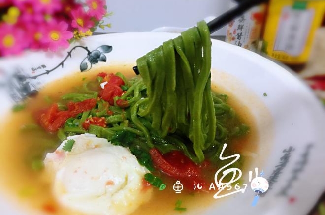 菠菜鸡蛋面