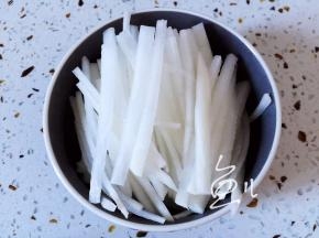 白萝卜切丝