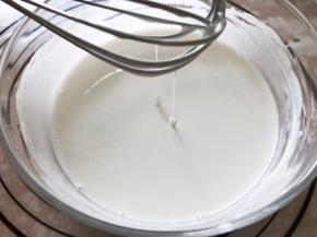 搅拌至顺滑无颗粒状态