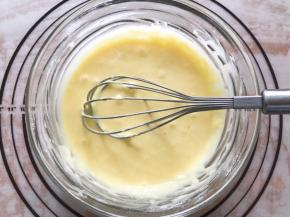 搅拌至顺滑无颗粒状态