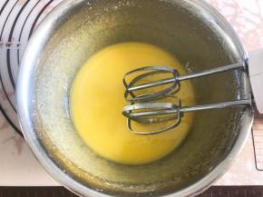 打发至浓稠顺滑