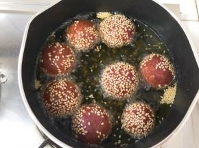 麻球变大，我炸了大概5分钟的样子，捞出控干油