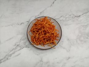 虫草花用水洗干净