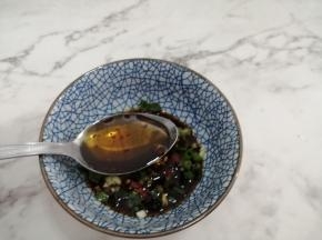 香油搅拌均匀
