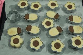 烤好，取出烤盘，冷凉后即可直接脱模。密封保存即可，一定要烤熟哈！