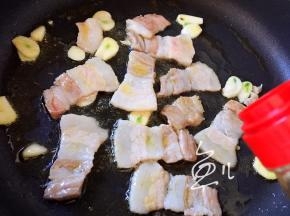 倒入生抽