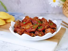 这排骨香酥软烂，且入味。