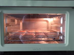 放入烤箱下层150度20分钟