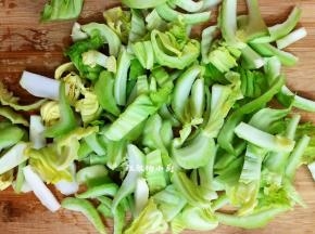 把芥菜切成自己喜欢的大小