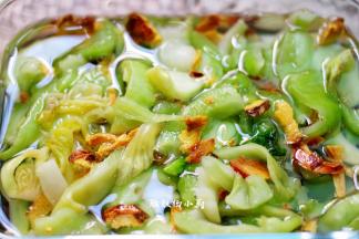 最后可以尝试一下味道咸不咸，太淡的话得适量的加少许盐，我这个的咸度比炒菜的咸度再咸一点点就可以，太淡也不好保存哦